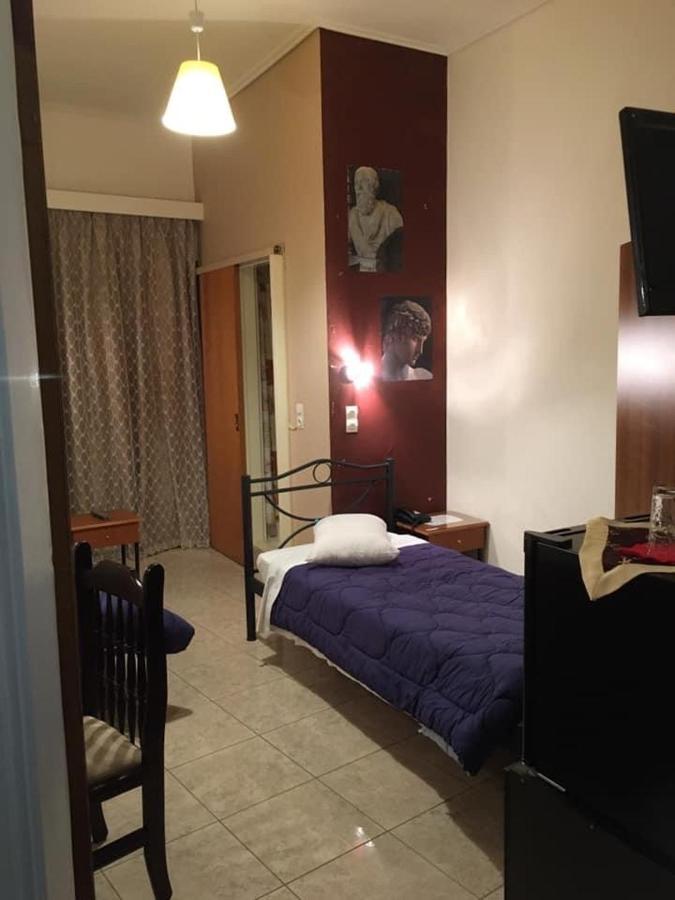 קלמאטה Hotel George מראה חיצוני תמונה