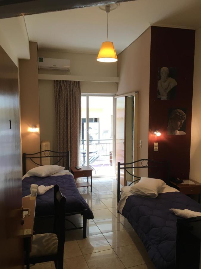 קלמאטה Hotel George מראה חיצוני תמונה