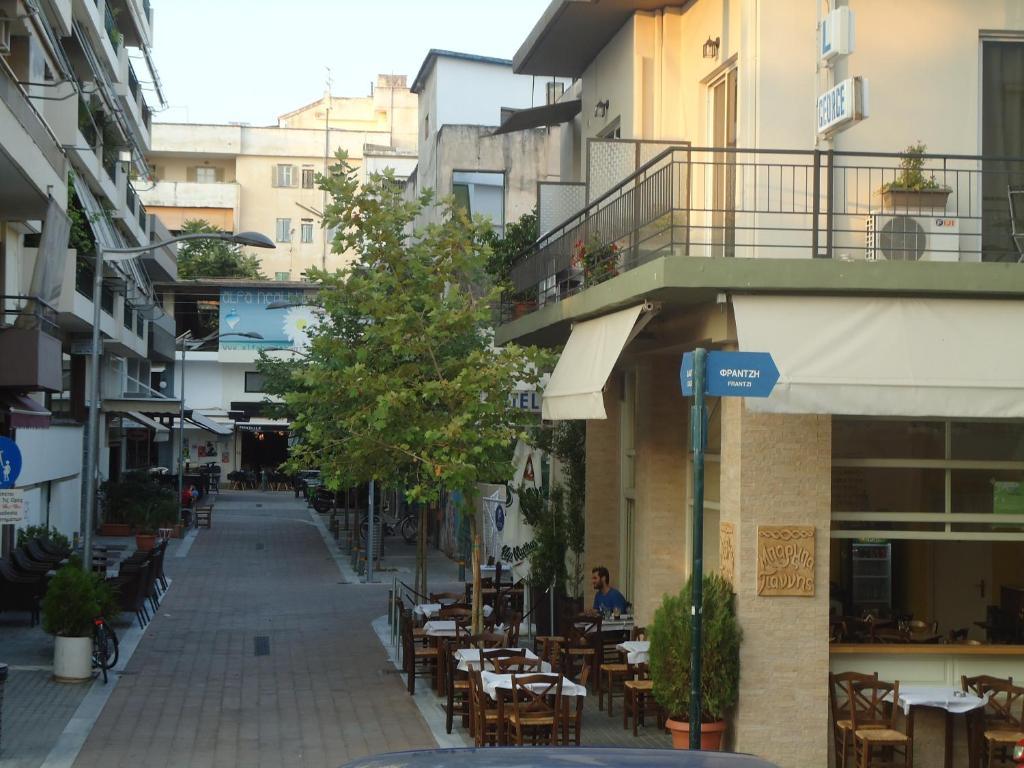 קלמאטה Hotel George מראה חיצוני תמונה