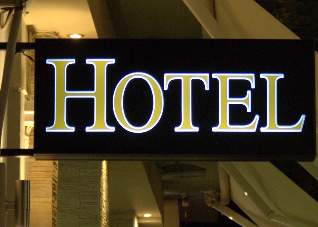 קלמאטה Hotel George מראה חיצוני תמונה