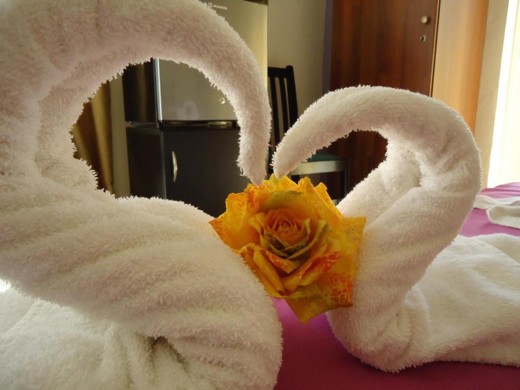 קלמאטה Hotel George מראה חיצוני תמונה